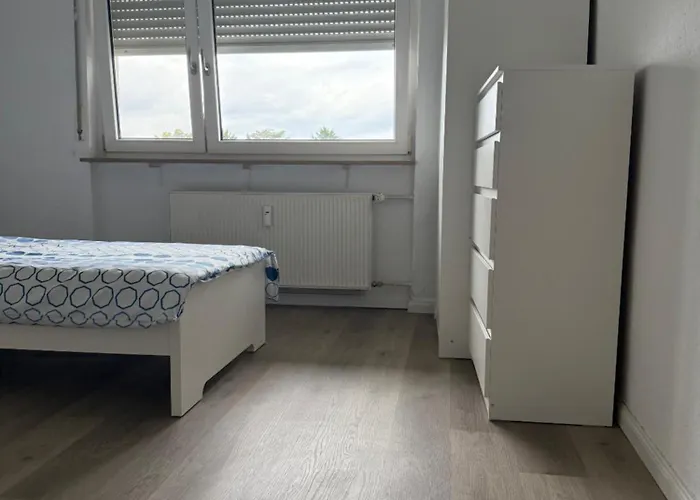 Monteur- Und * Hemsbach